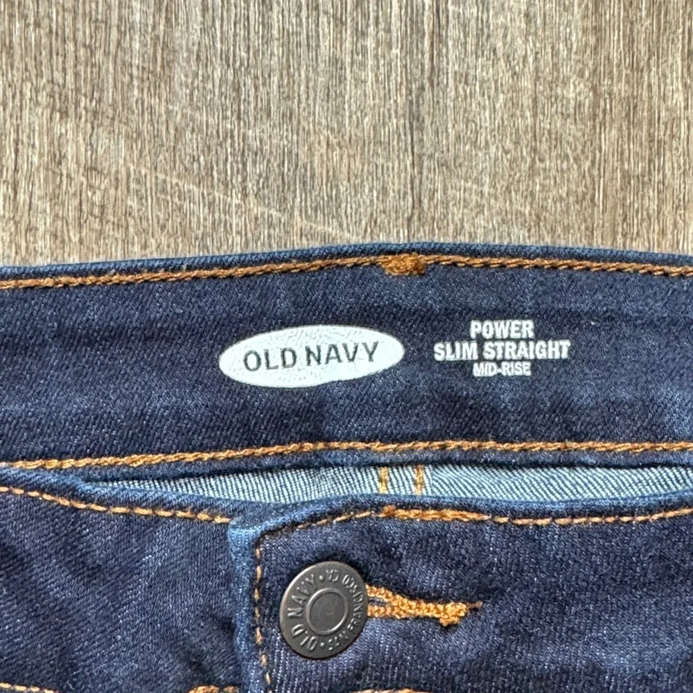 Old Navy Women's Dark Navy Straight-Leg Jeans - Picture 2 of 8